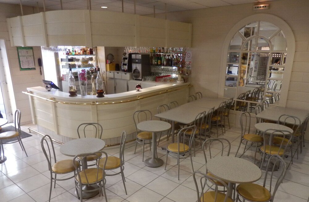 Hotel Bar