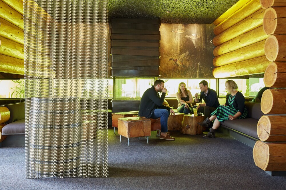 Hotel Lounge