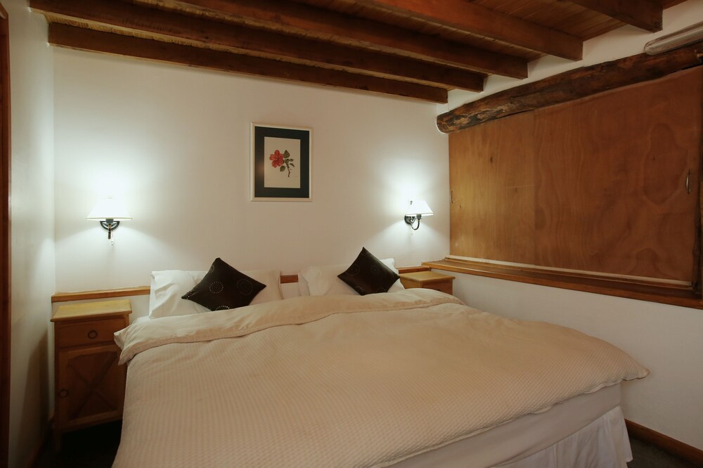 Standard Room, 1 King Bed - Guestroom
