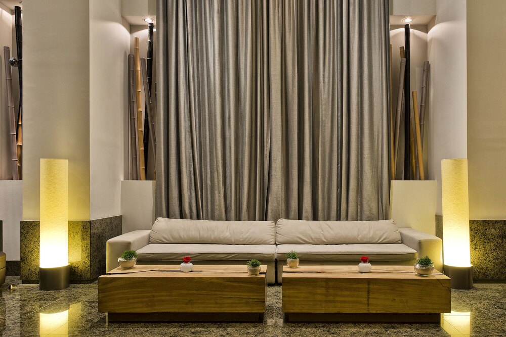 Hotel Lounge