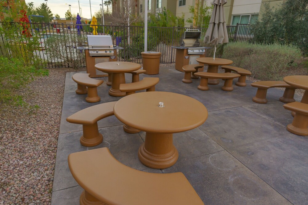 BBQ/picnic area, Grandview at Las Vegas