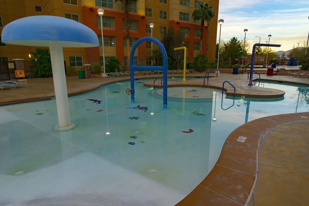 Children's pool, Grandview at Las Vegas