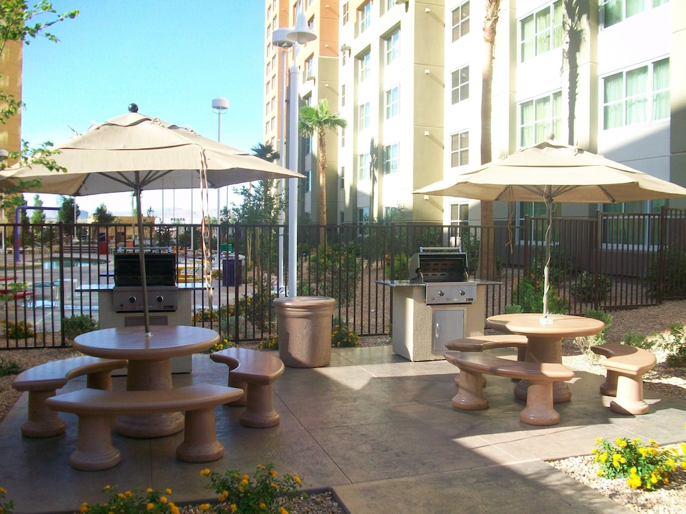 BBQ/picnic area, Grandview at Las Vegas