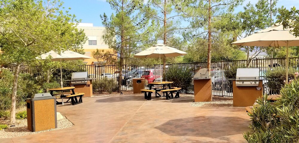 BBQ/picnic area, Grandview at Las Vegas