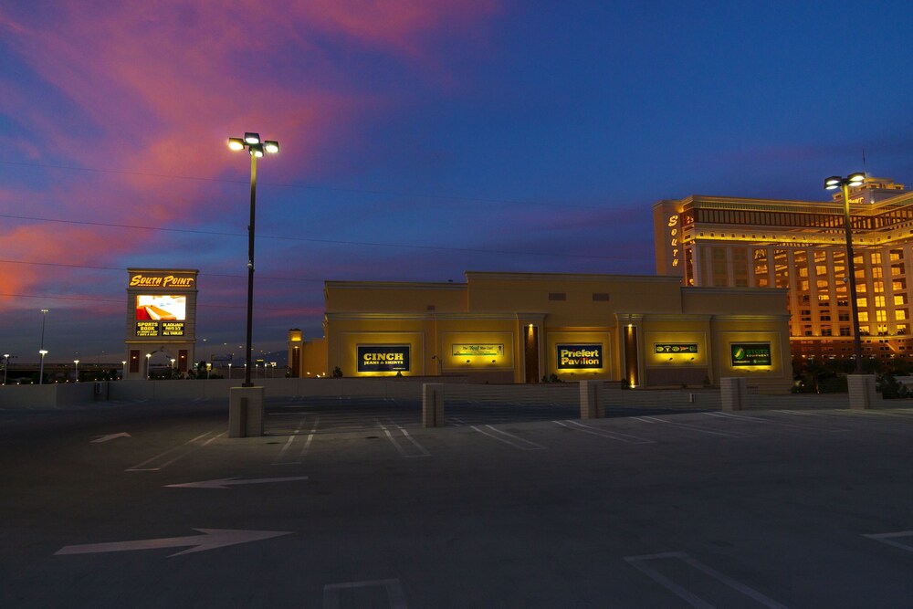 Exterior detail, Grandview at Las Vegas