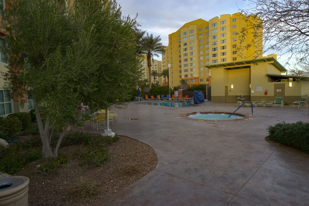 Property grounds, Grandview at Las Vegas