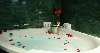 Jetted Tub