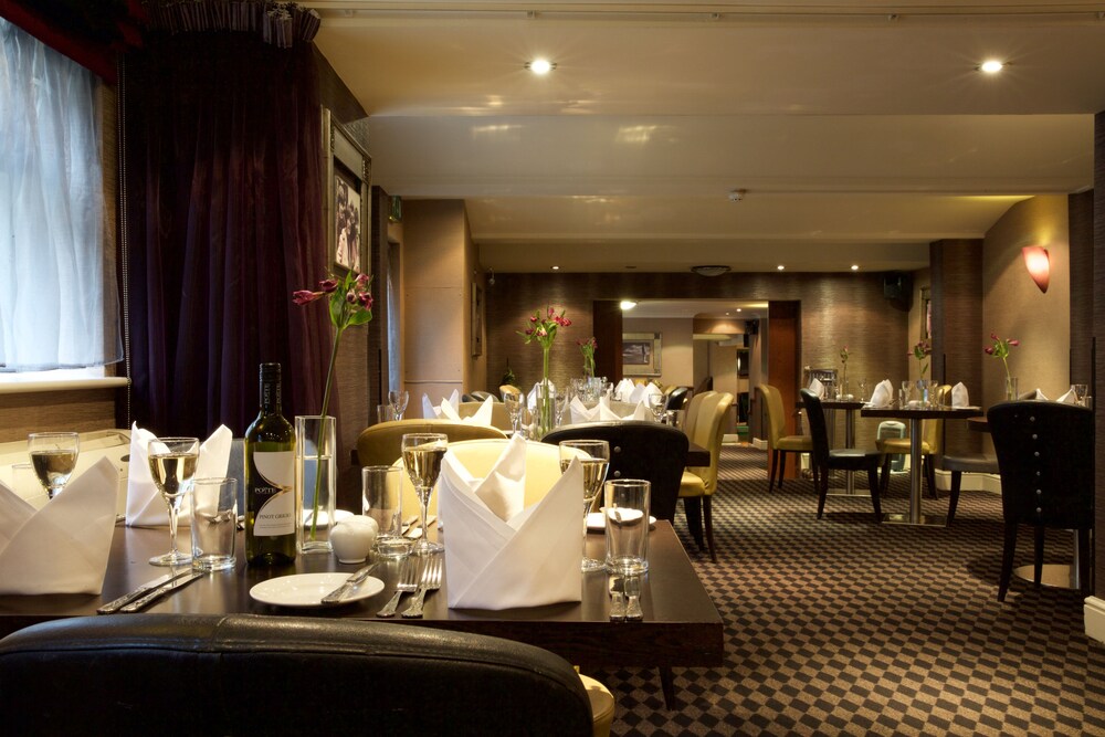 Hotel Bar