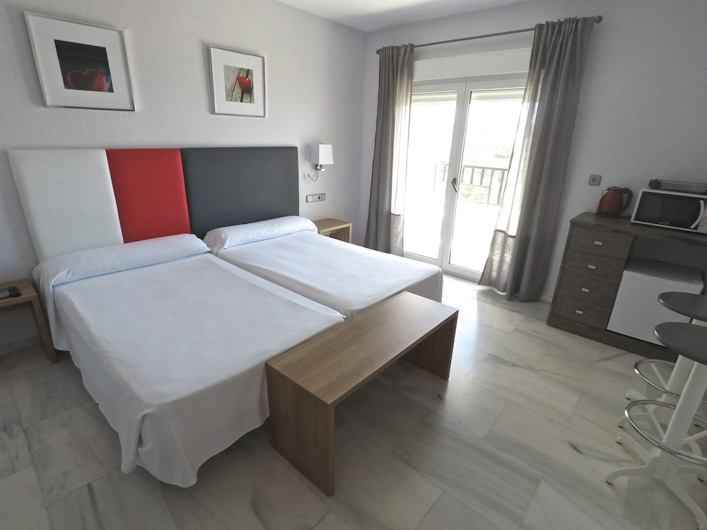Double Room, Terrace, Golf View - Guestroom