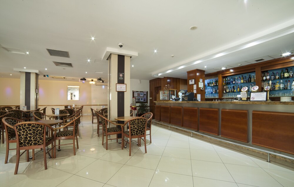 Hotel Lounge