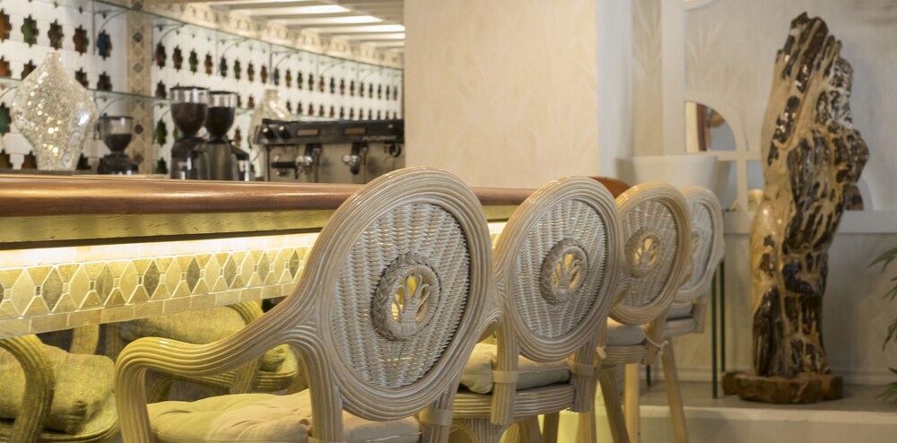 Hotel Bar