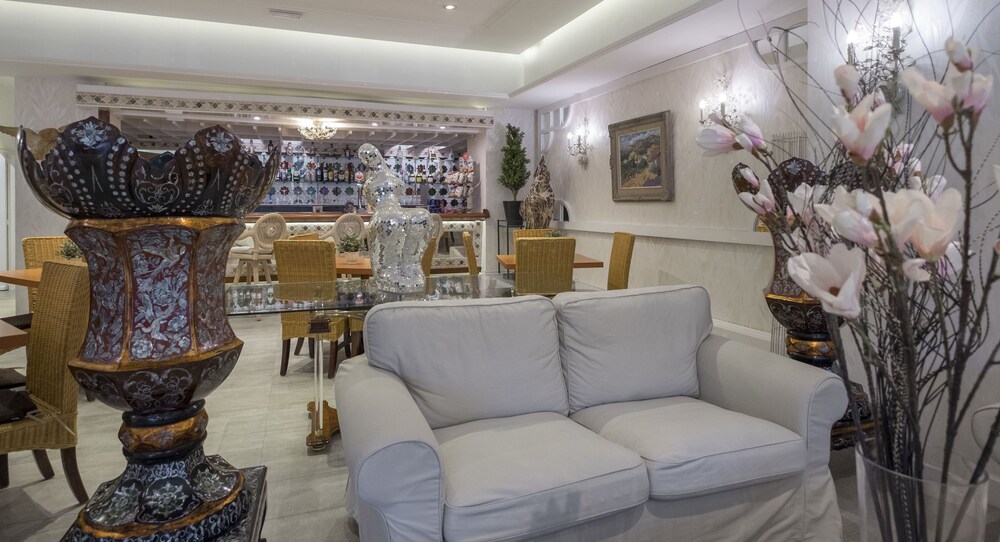 Hotel Bar