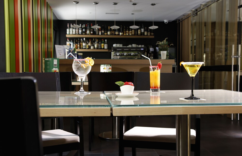 Hotel Bar