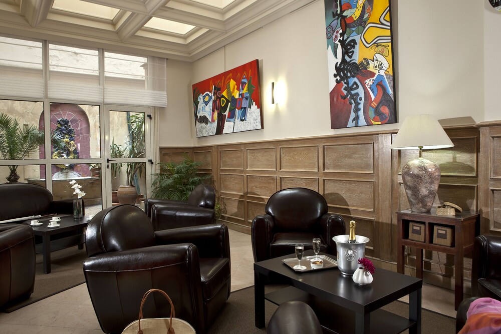 Executive Lounge