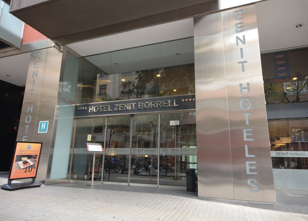 Entrada al hotel