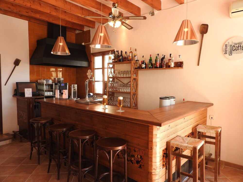 Hotel Bar