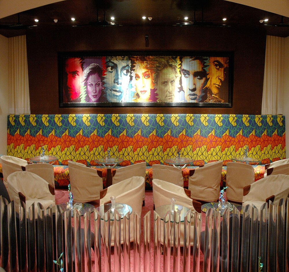 Hotel Bar