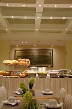 Food Court
