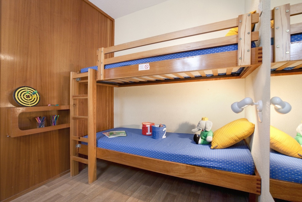 One Bedroom Apartment, Garden View (for 6) - Childrens Theme Room