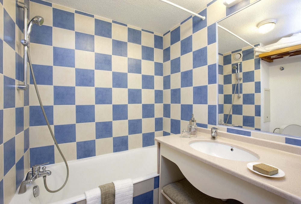 One Bedroom Apartment, Garden View (for 6) - Bathroom