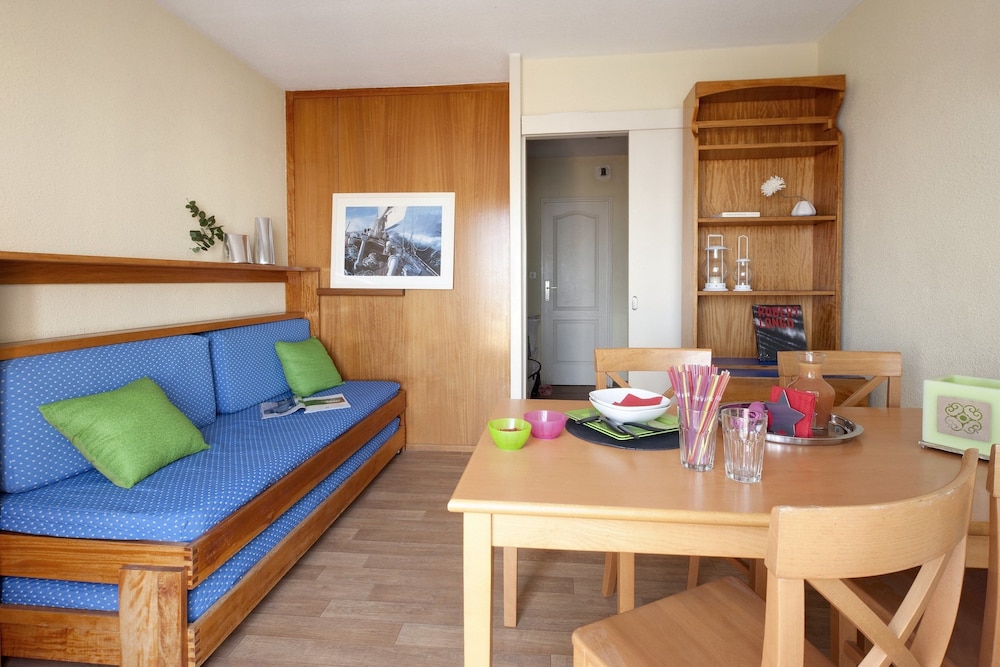 One Bedroom Apartment (for 6) - Living Area