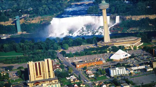 DoubleTree Fallsview Resort & Spa by Hilton Niagara Falls