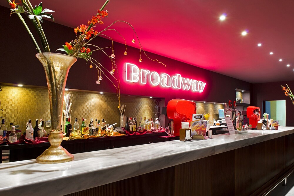 Hotel Bar
