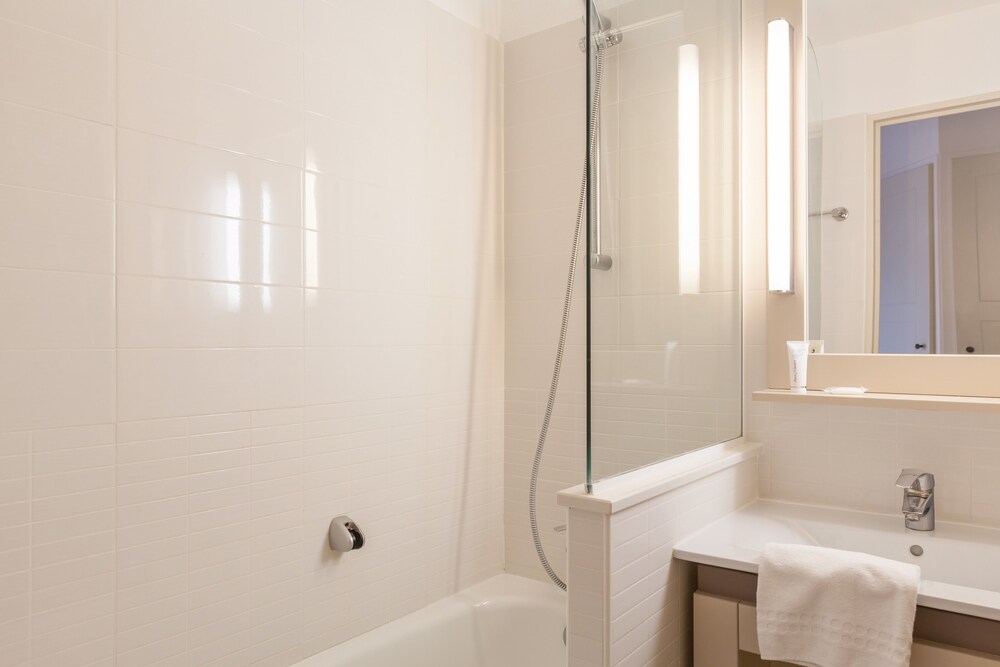 Superior 1 Bedroom Apartment for 4/5 people - Bathroom