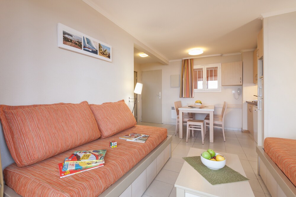 Standard Studio for 4/5 people - Living Area