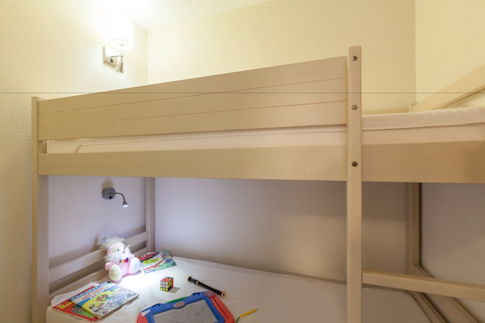 Standard 1/2 Bedroom Apartment for 6/7 people - Guestroom