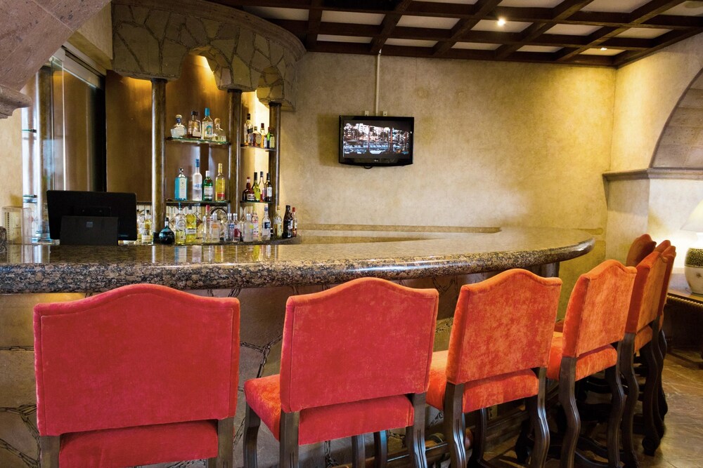 Hotel Bar