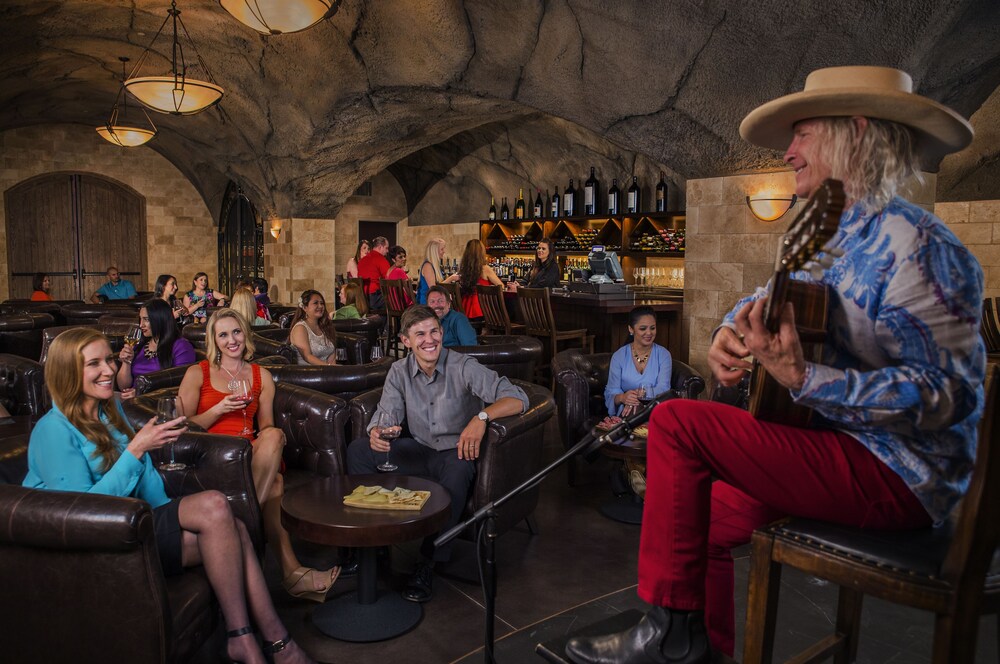 Hotel Bar