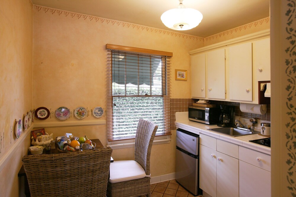 In-Room Kitchen