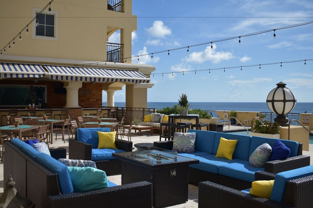 Poolside Bar