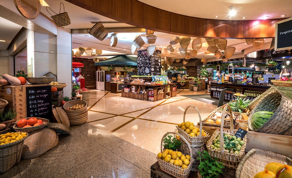 Food Court