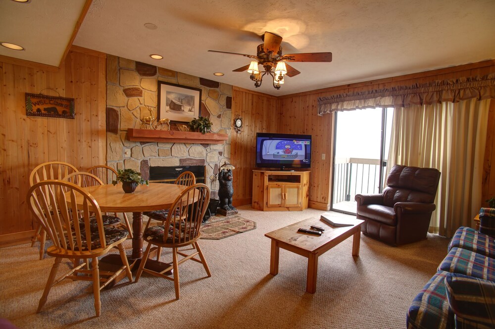 Suite, 2 Bedrooms - Living Area