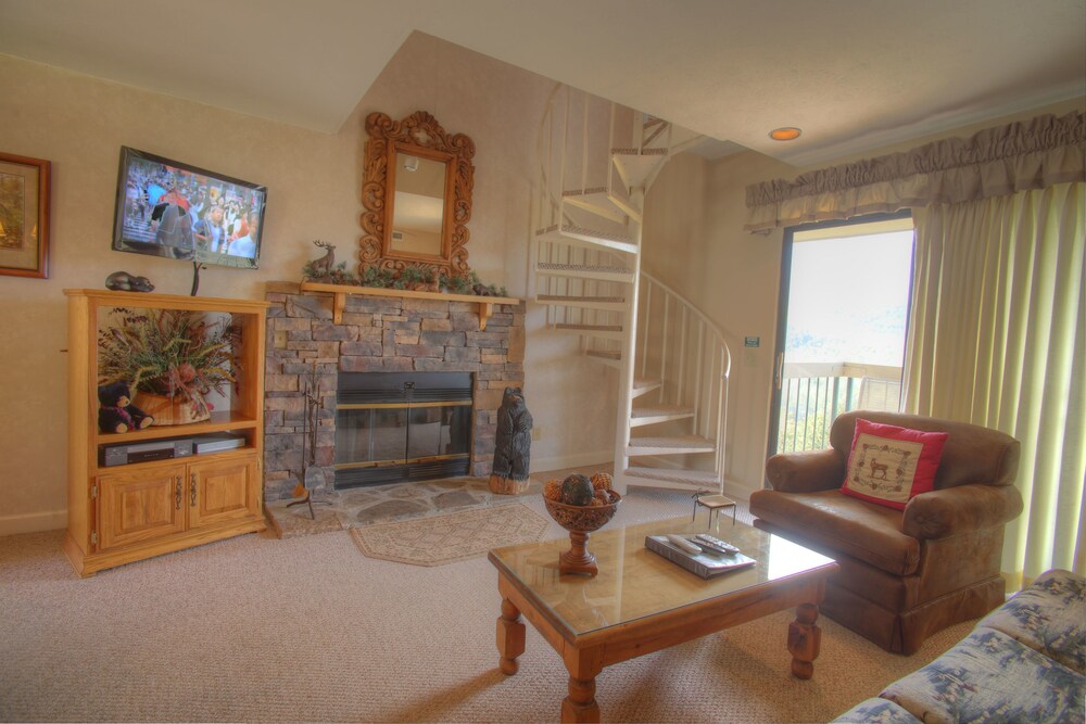 Loft, 1 Bedroom - Living Room
