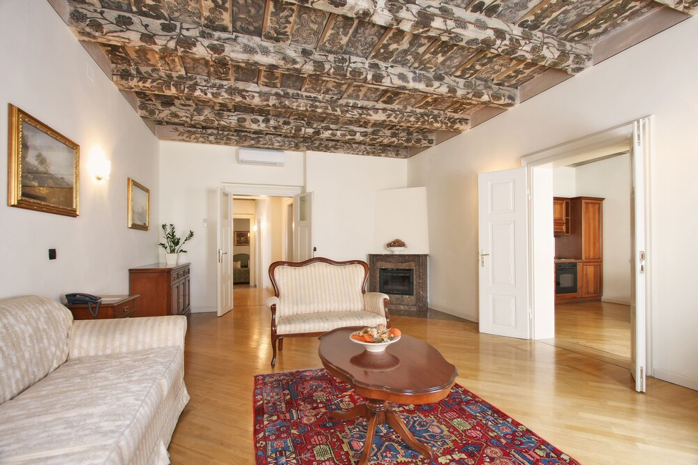 Salle de séjour (Suite Royale, 2 chambres)