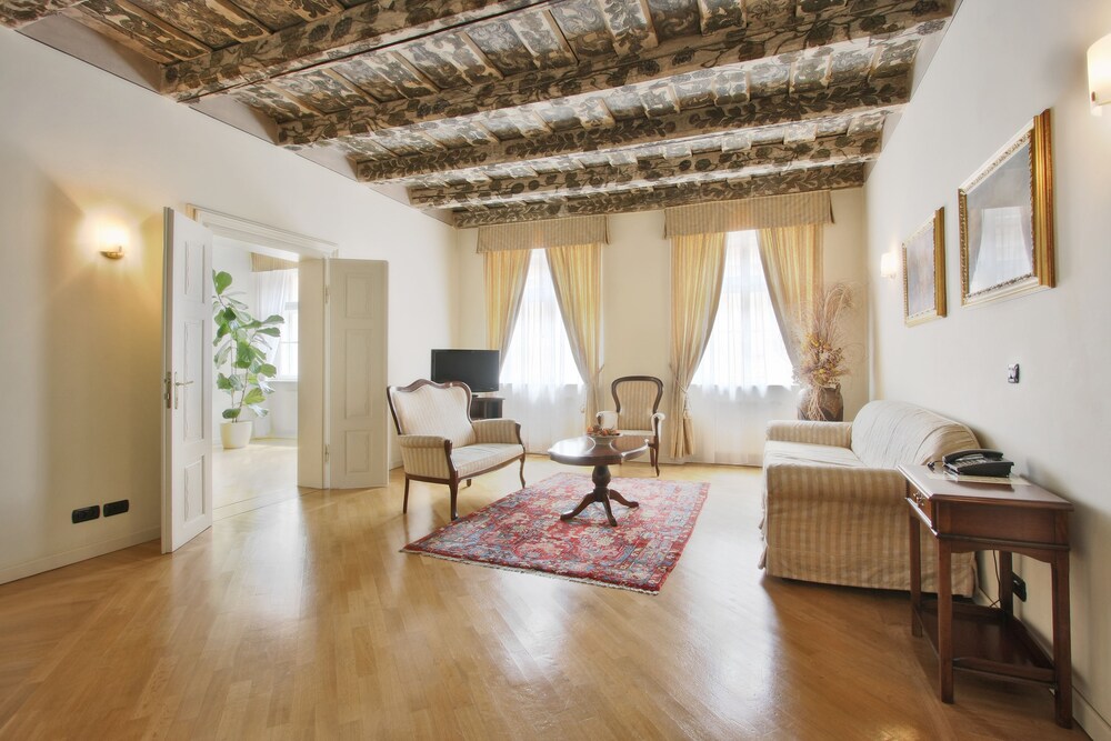 Salle de séjour (Suite Royale, 2 chambres)