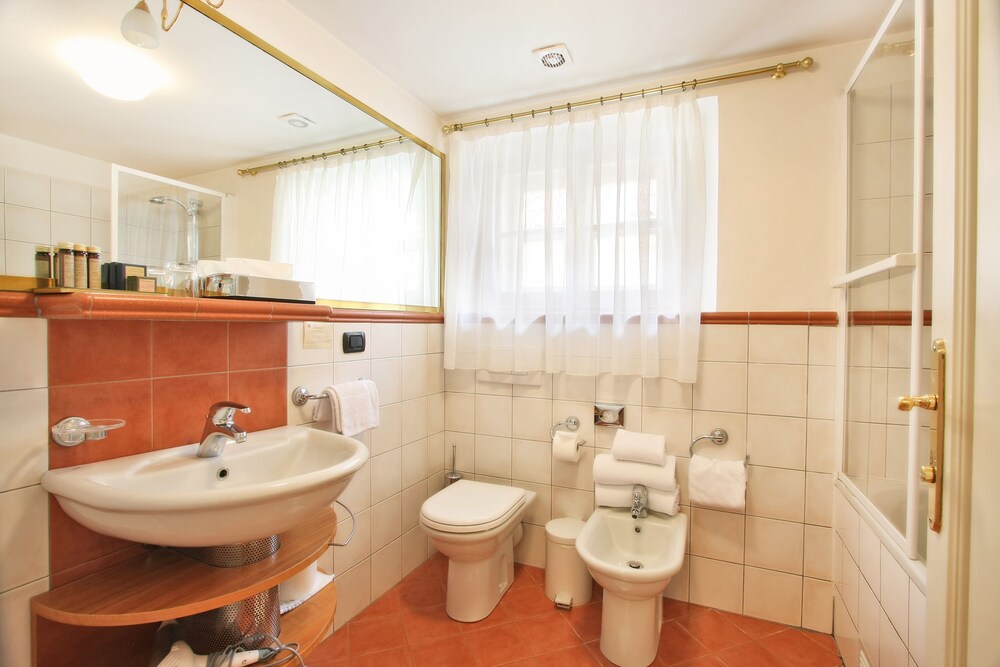 Salle de bain (Suite Royale, 2 chambres)