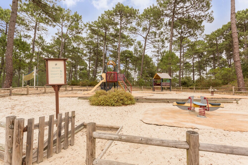 Childrens Play Area - Outdoor