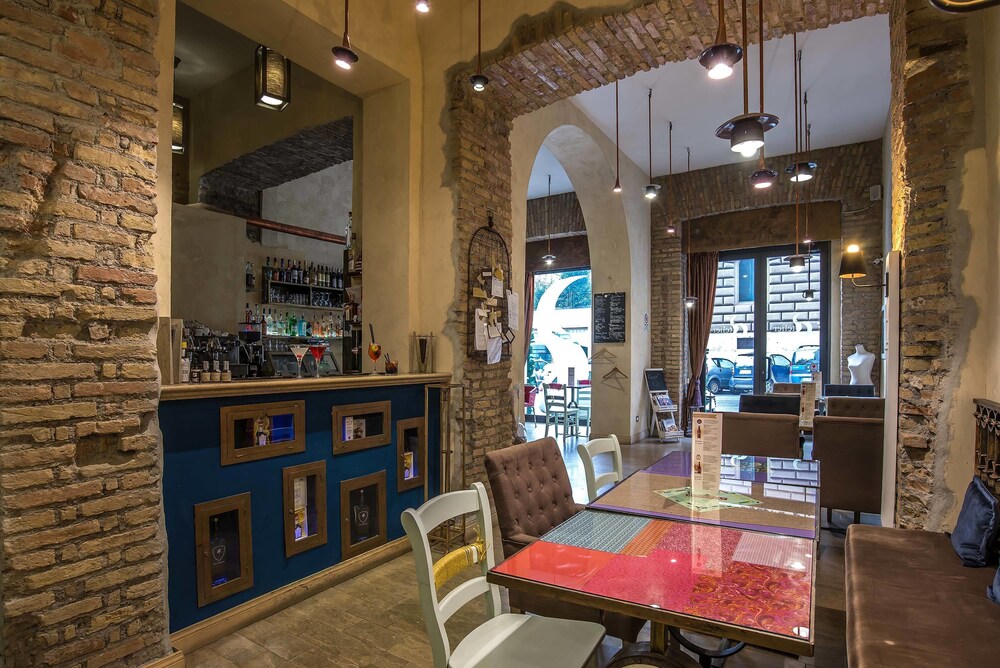 Hotel Bar