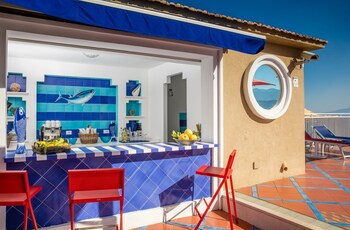 Poolside Bar