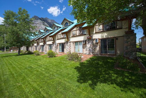 Waterton Glacier Suites