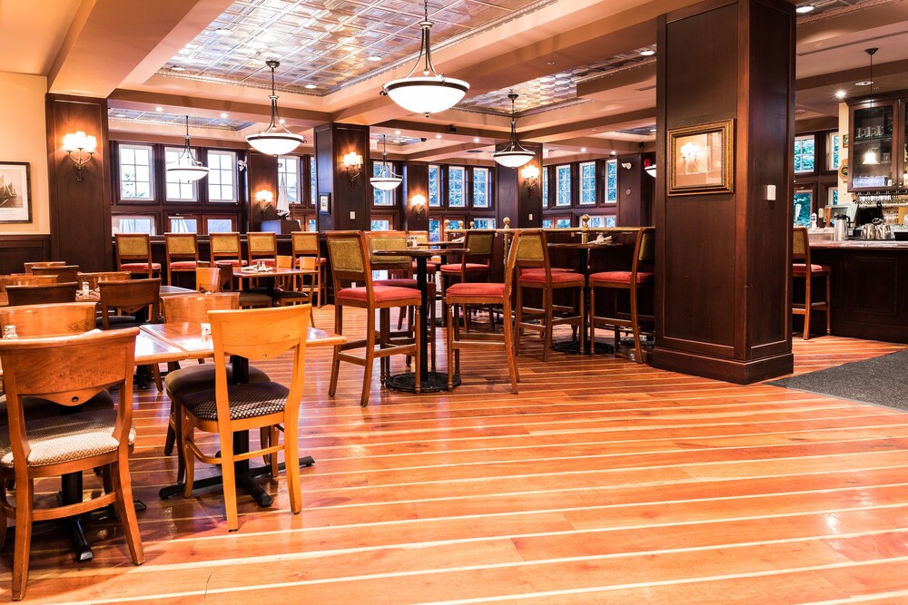 Hotel Lounge