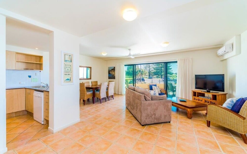 One Bedroom Ocean Facing Suite - Living Area