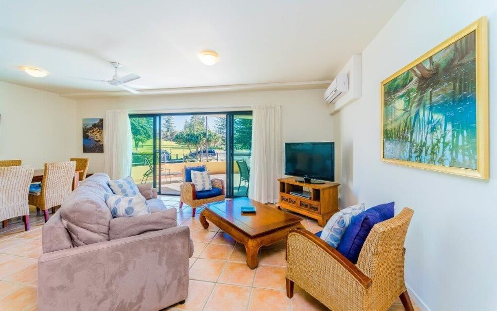 One Bedroom Ocean Facing Suite - Living Area