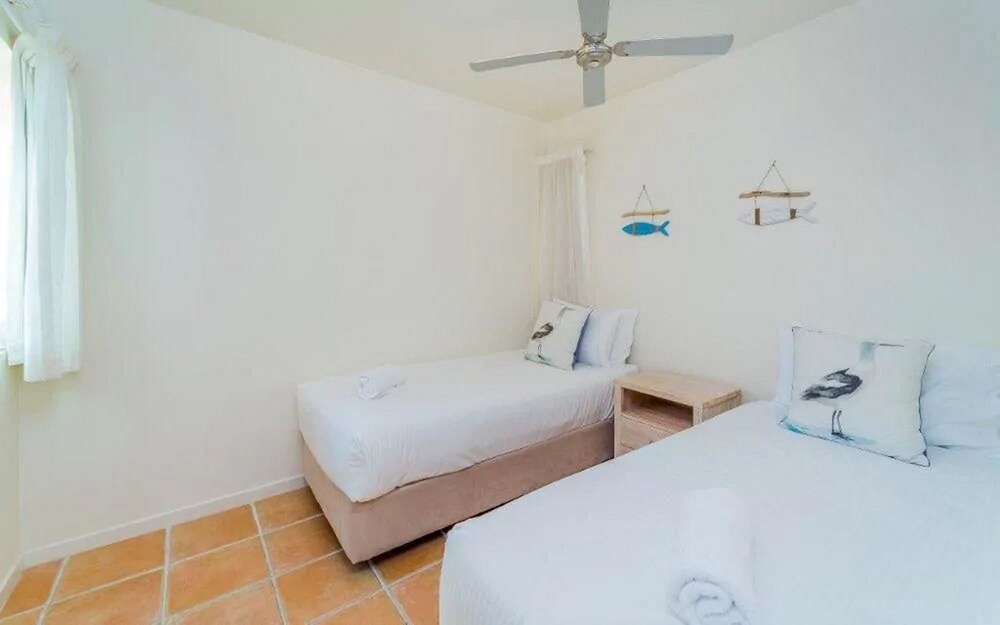 Three Bedroom Ocean View Deluxe - Guestroom