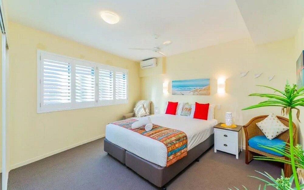 Two Bedroom Garden View Suite - Guestroom
