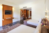 Deluxe Room, Pool View
